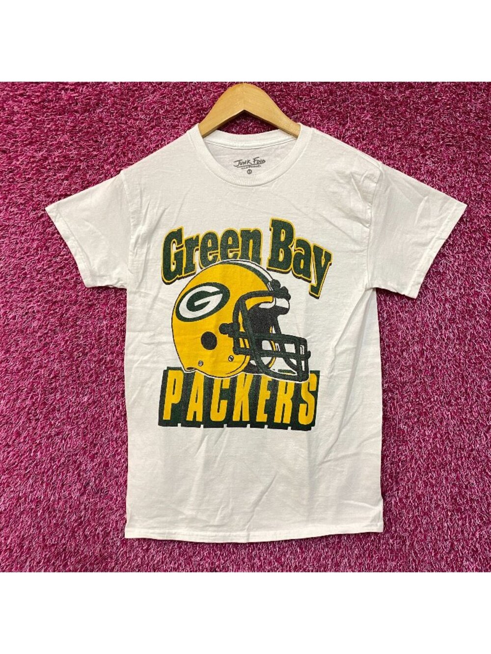 Junk Food Clothing NFL Green Bay Packers Throwback Helmet Logo T-Shirt XS